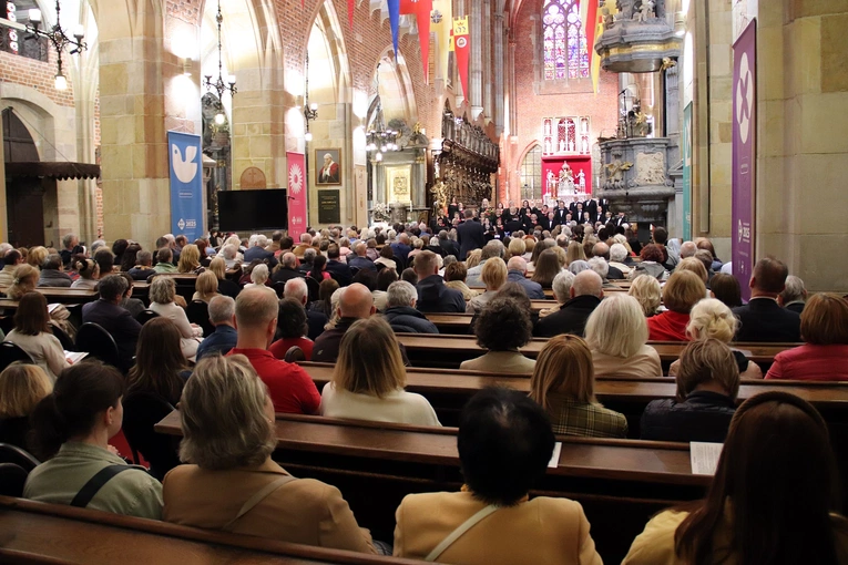 Koncert w katedrze wrocławskiej "Niech zabrzmią głosy kochających serc"