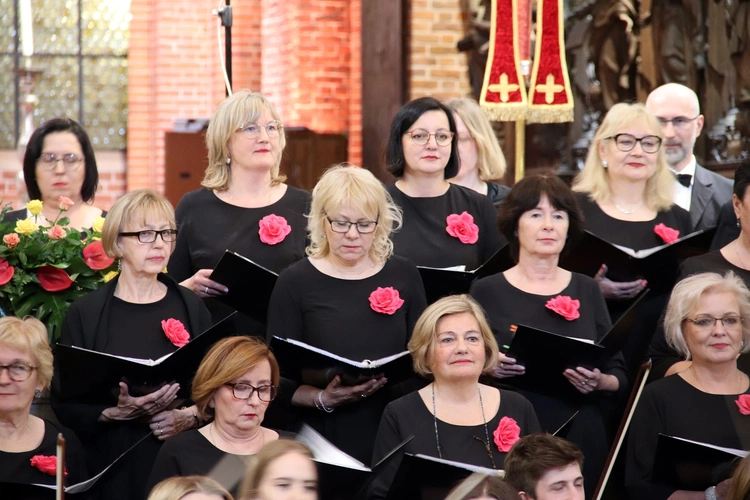 Koncert w katedrze wrocławskiej "Niech zabrzmią głosy kochających serc"