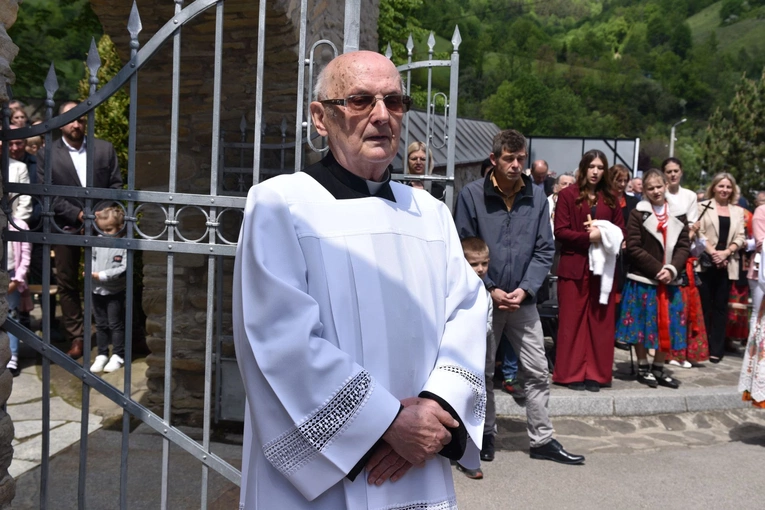 Wmurowanie kamienia węgielnego w Ochotnicy Dolnej