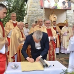 Wmurowanie kamienia węgielnego w Ochotnicy Dolnej