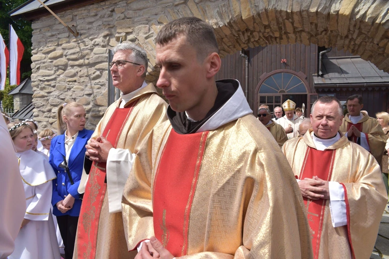 Wmurowanie kamienia węgielnego w Ochotnicy Dolnej