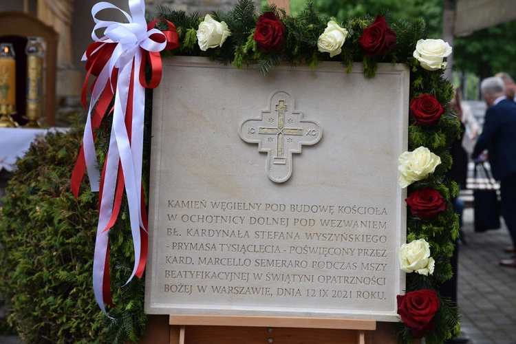 Wmurowanie kamienia węgielnego w Ochotnicy Dolnej