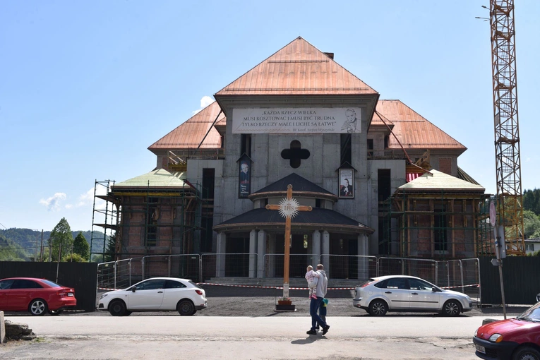 Wmurowanie kamienia węgielnego w Ochotnicy Dolnej