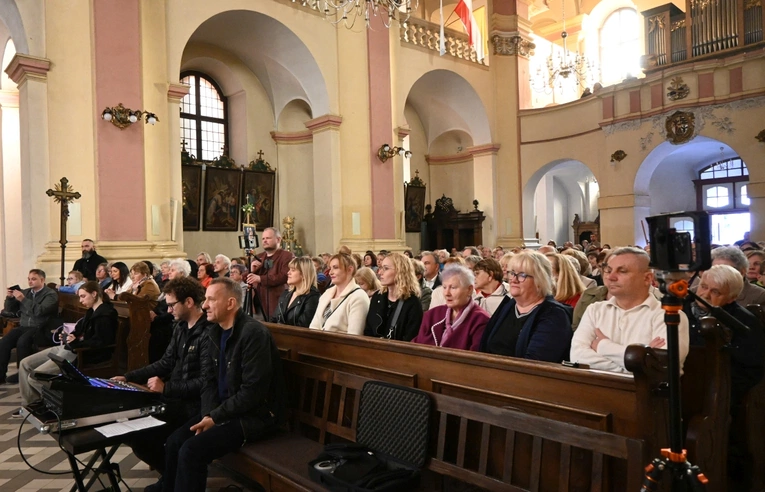 Koncert "Serce Matki" w Głubczycach