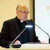 Ks. prof. Wojciech Zawadzki  jest dyrektorem archiwum  diecezji elbląskiej.