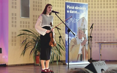 Celem przeglądu jest przede wszystkim przybliżenie postaci św. Jana Pawła II. 