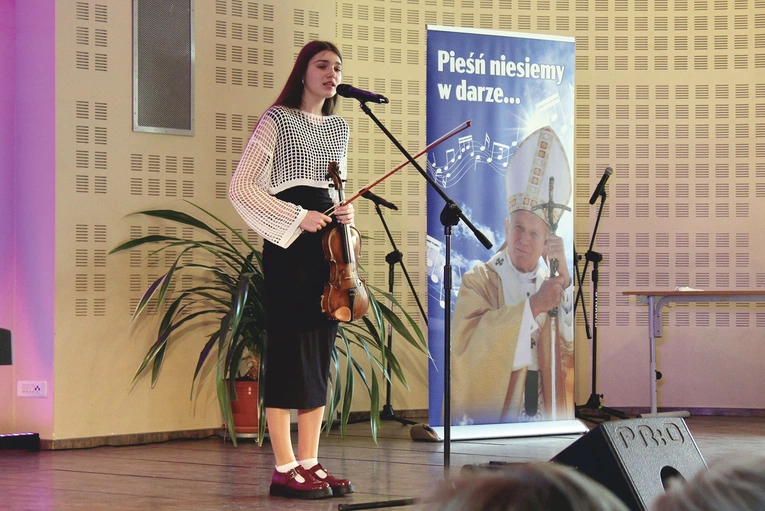 Celem przeglądu jest przede wszystkim przybliżenie postaci św. Jana Pawła II. 