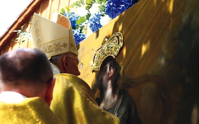 Akt nałożenia koron był podsumowaniem żywego od kilkuset lat nabożeństwa do Maryi.