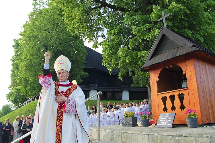 Z Bożym błogosławieństwem figurka z 1854 roku rozpoczęła nowe życie.