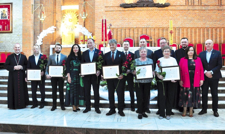 Po liturgii wręczone zostały tytuły „Człowiek o dobrym sercu”.