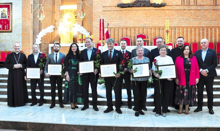 Po liturgii wręczone zostały tytuły „Człowiek o dobrym sercu”.
