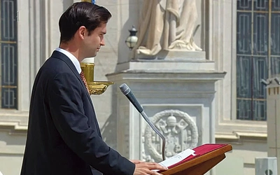 Przyznaje, że w tym ważnym momencie nie towarzyszył mu stres, a euforia i radość w sercu.