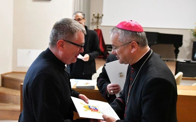 Bp Tadeusz Lityński wręczył dekrety dla nowych proboszczów i administatorów