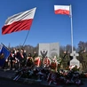 Katowice. Uroczystości pogrzebowe trzech żołnierzy podziemia niepodległościowego