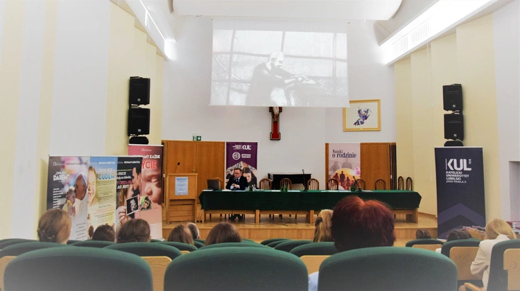 Od poczęcia po relację – interdyscyplinarna refleksja nad życiem prenatalnym na KUL