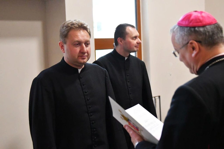 Dekrety dla wikariuszy