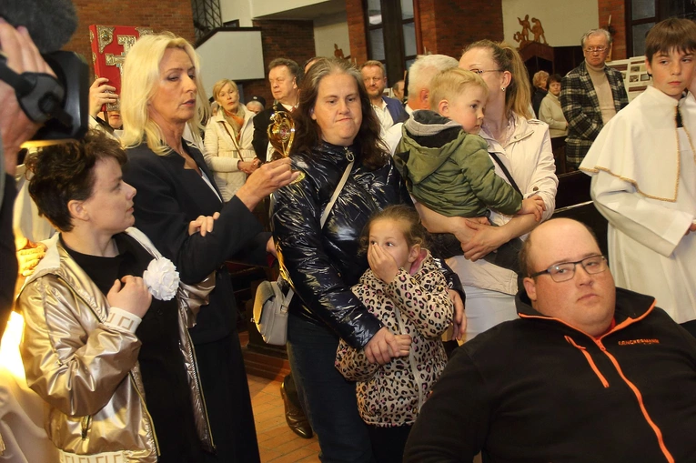 Wprowadzenie relikwii św. Urszuli cz. 1