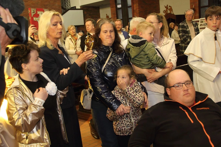 Wprowadzenie relikwii św. Urszuli cz. 1