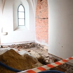 Wnętrze remontowanej katedry opolskiej