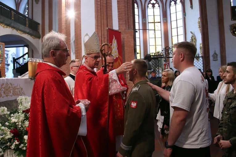 Uroczysta Msza św. z biskupem polowym i bierzmowanie w bazylice św. Elżbiety