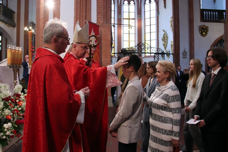 Uroczysta Msza św. z biskupem polowym i bierzmowanie w bazylice św. Elżbiety