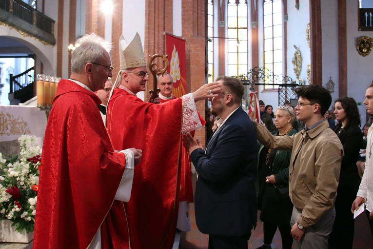 Uroczysta Msza św. z biskupem polowym i bierzmowanie w bazylice św. Elżbiety