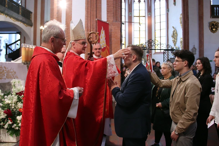 Uroczysta Msza św. z biskupem polowym i bierzmowanie w bazylice św. Elżbiety