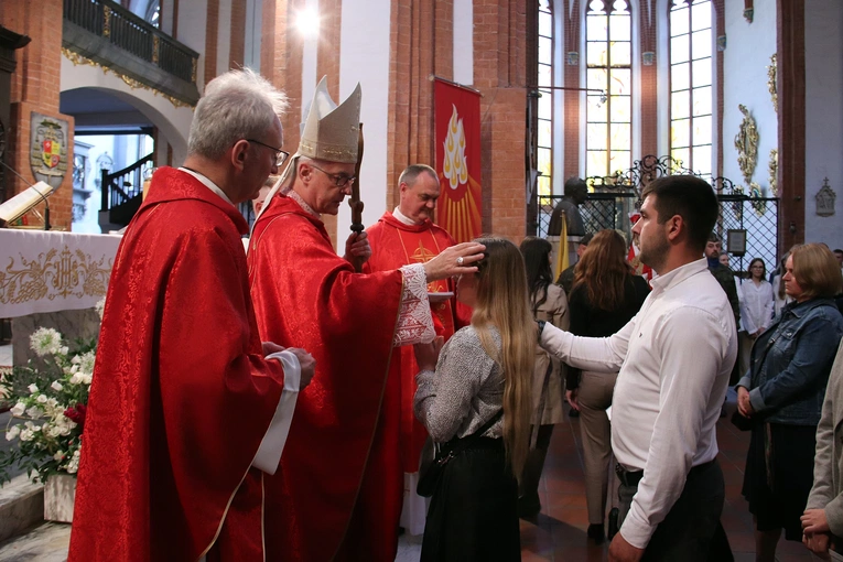 Uroczysta Msza św. z biskupem polowym i bierzmowanie w bazylice św. Elżbiety