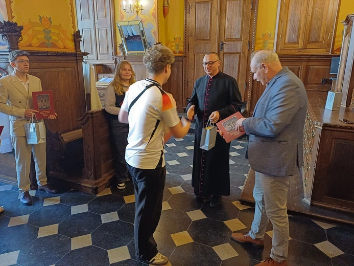 Młodzi pasjonaci katedry