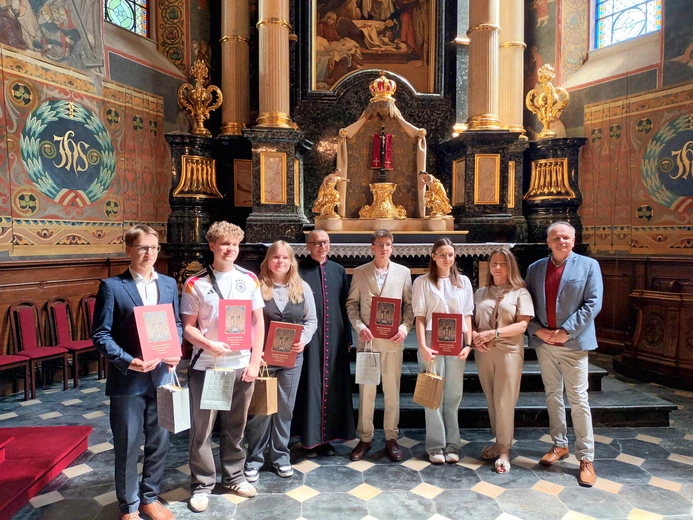 Młodzi pasjonaci katedry