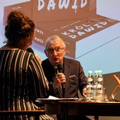 "Melech Dawid chaj", "Król Dawid żyje"