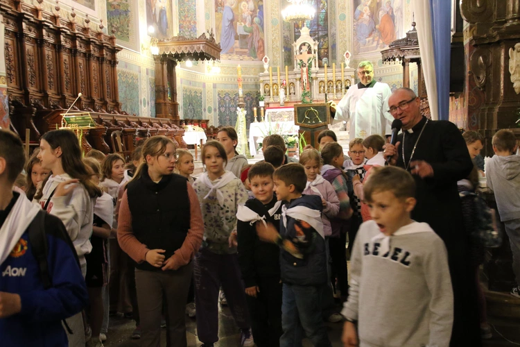 Płock. Dzień dziecka w ogrodzie biskupim