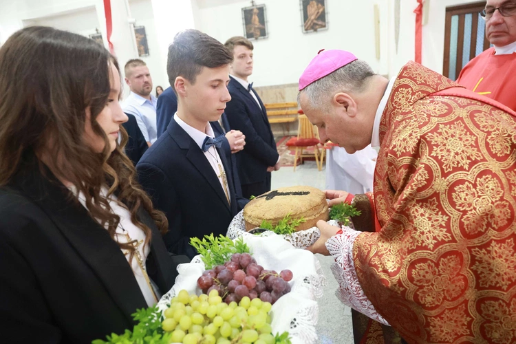 Bierzmowanie w Trzcianie koło Mielca