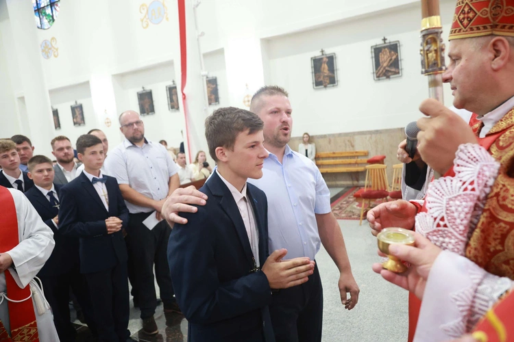 Bierzmowanie w Trzcianie koło Mielca