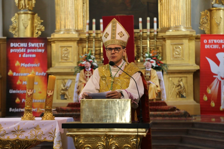 Pułtusk. XXVI Sacrosong Diecezji Płockiej (Msza św. w bazylice)