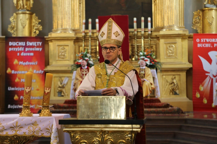 Pułtusk. XXVI Sacrosong Diecezji Płockiej (Msza św. w bazylice)