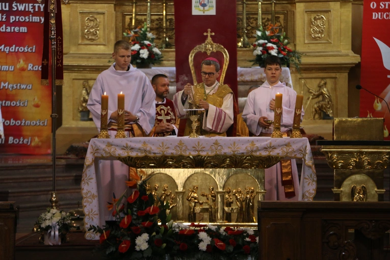 Pułtusk. XXVI Sacrosong Diecezji Płockiej (Msza św. w bazylice)