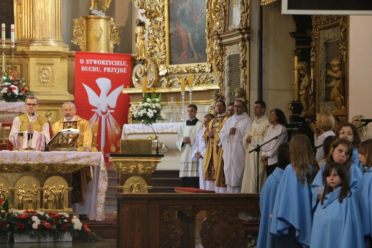 Pułtusk. XXVI Sacrosong Diecezji Płockiej (Msza św. w bazylice)