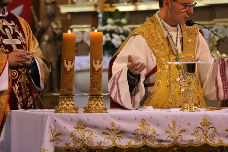 Pułtusk. XXVI Sacrosong Diecezji Płockiej (Msza św. w bazylice)