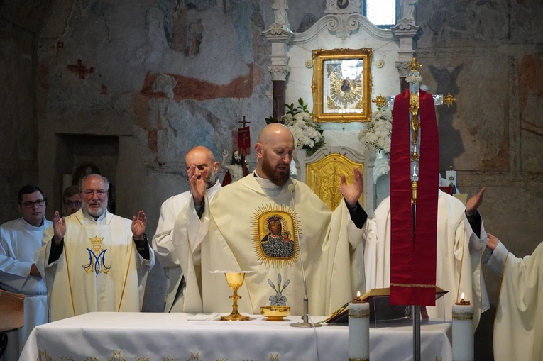 Pielgrzymka modlących się za kapłanów i o powołania 