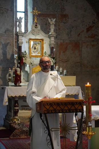 Pielgrzymka modlących się za kapłanów i o powołania 