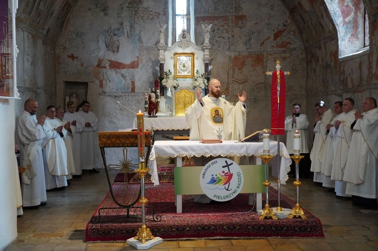 Pielgrzymka modlących się za kapłanów i o powołania 