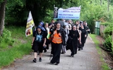 Ta piesza pielgrzymka rośnie z roku na rok. Zaczęło się od 5 osób. Teraz szło 80
