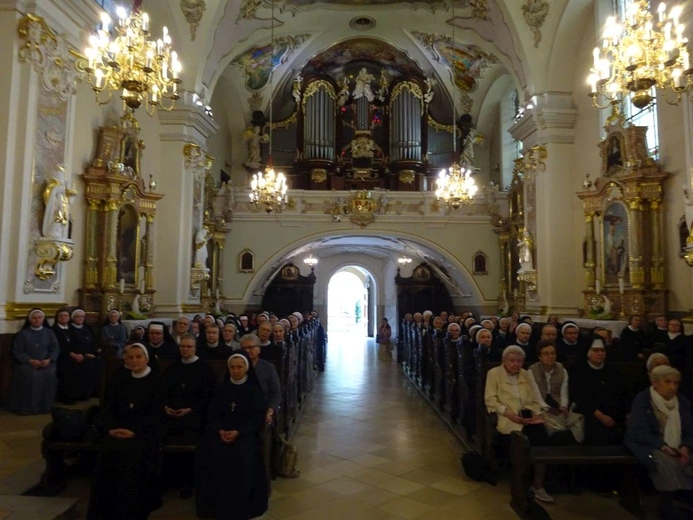 Pielgrzymka osób konsekrowanych