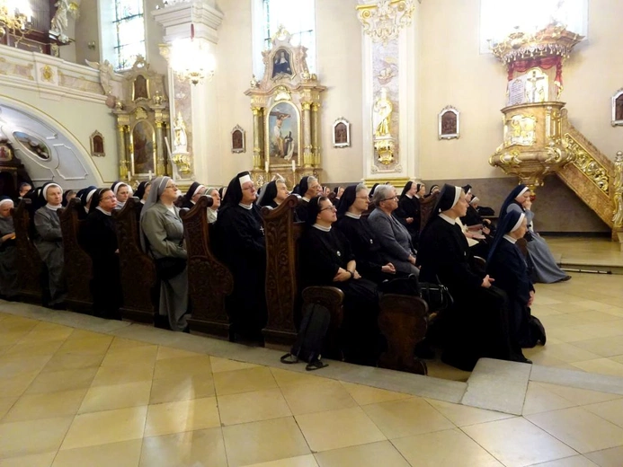 Pielgrzymka osób konsekrowanych