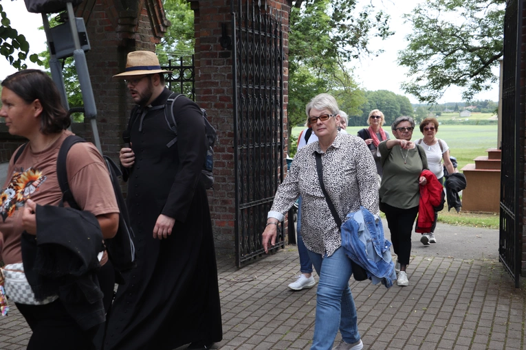 XII Diecezjalna Pielgrzymka Kobiet - wędrówka