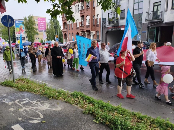 Ulicami Gorzowa Wlkp. przeszedł Marsz dla Życia i Rodziny