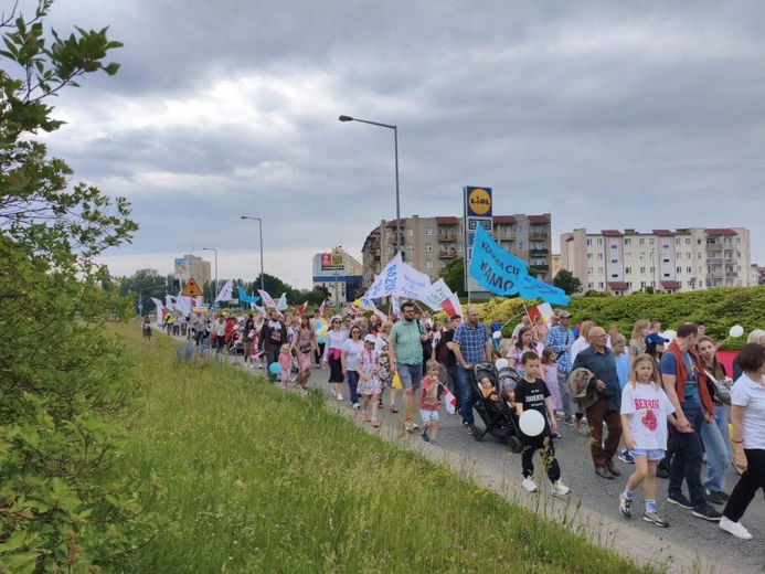 Ulicami Gorzowa Wlkp. przeszedł Marsz dla Życia i Rodziny