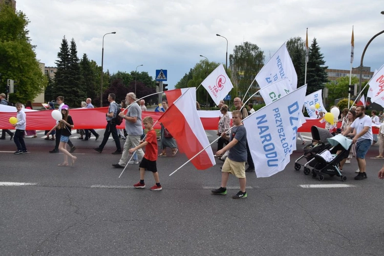 Ulicami Gorzowa Wlkp. przeszedł Marsz dla Życia i Rodziny