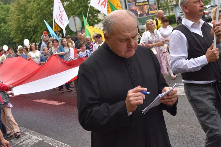 Ulicami Gorzowa Wlkp. przeszedł Marsz dla Życia i Rodziny